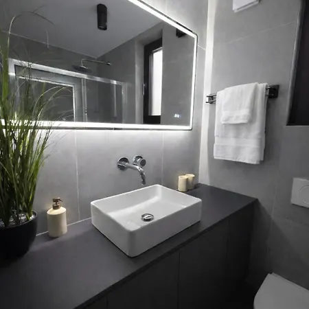 Myflexlife Panorama Suite Mit Klimaanlage Und Garten * Bayreuth