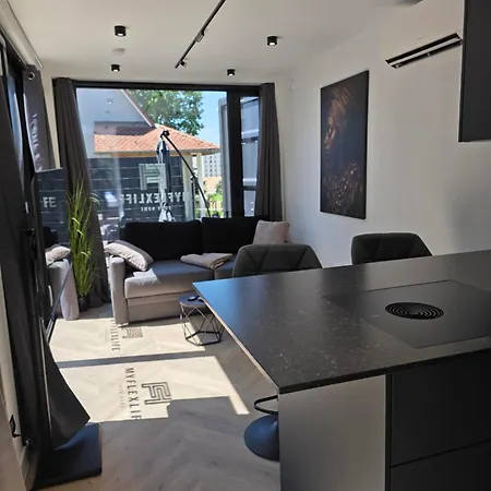 Myflexlife Panorama Suite Mit Klimaanlage Und Garten * Bayreuth
