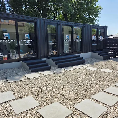 Myflexlife Panorama Suite Mit Klimaanlage Und Garten Bayreuth